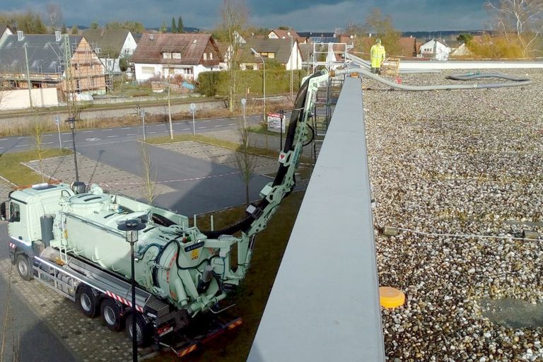 Saugbagger Mayen - Flachdachsanierung